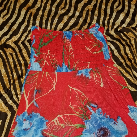 Dress With Necklace - Picture 9 of 10